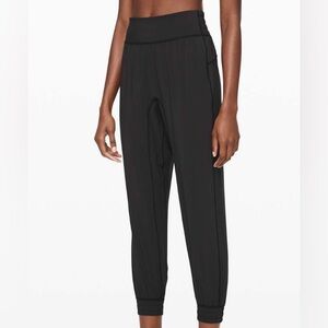 Lulu Lemon Black/Charcoal Gray Women's Joggers Size 6